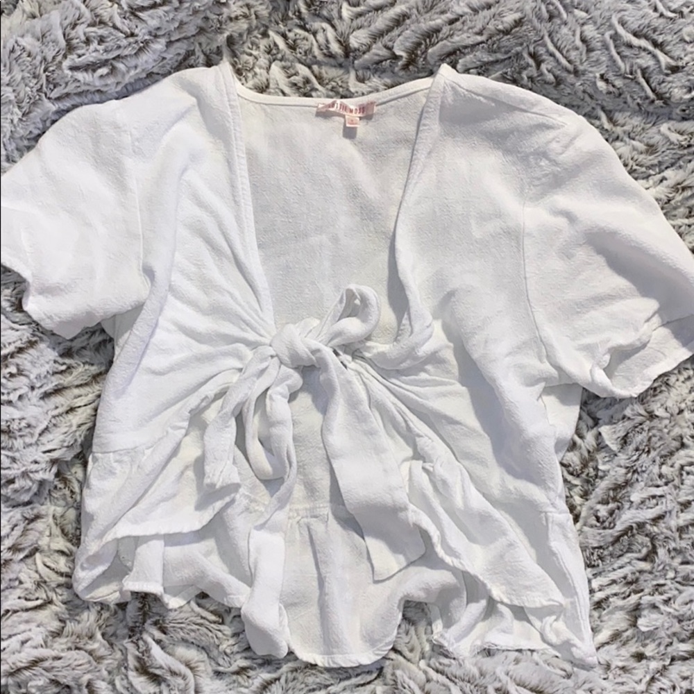 Tie center blouse